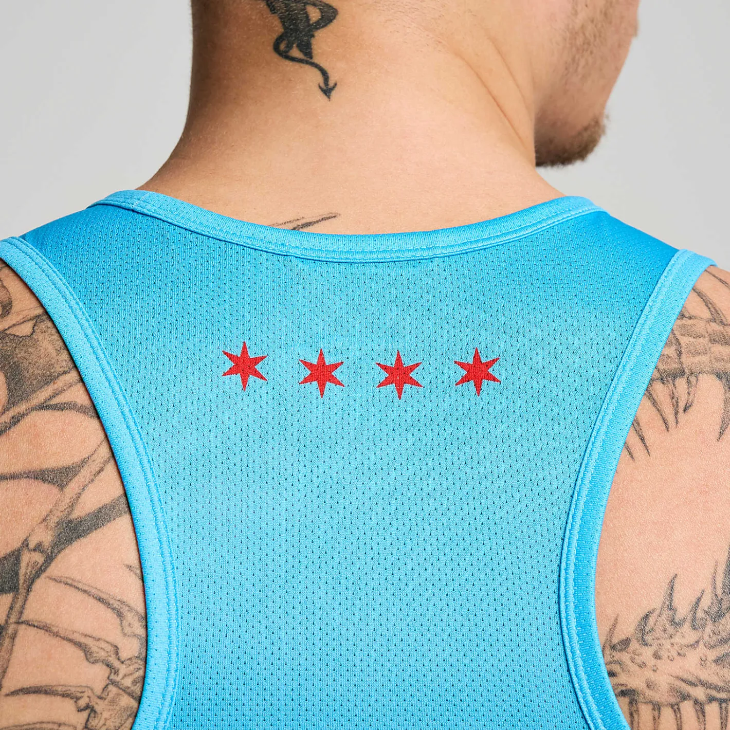 Saucony Chicago Stopwatch Graphic Singlet< Tops