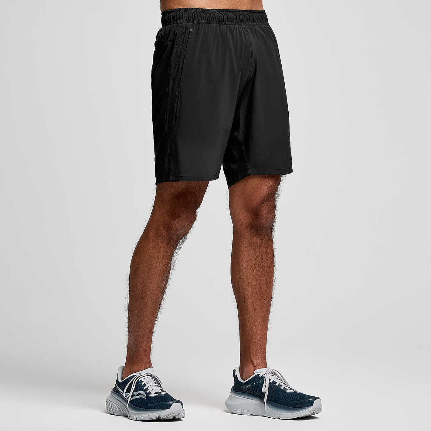 Saucony Outpace 7\" Short< Bottoms