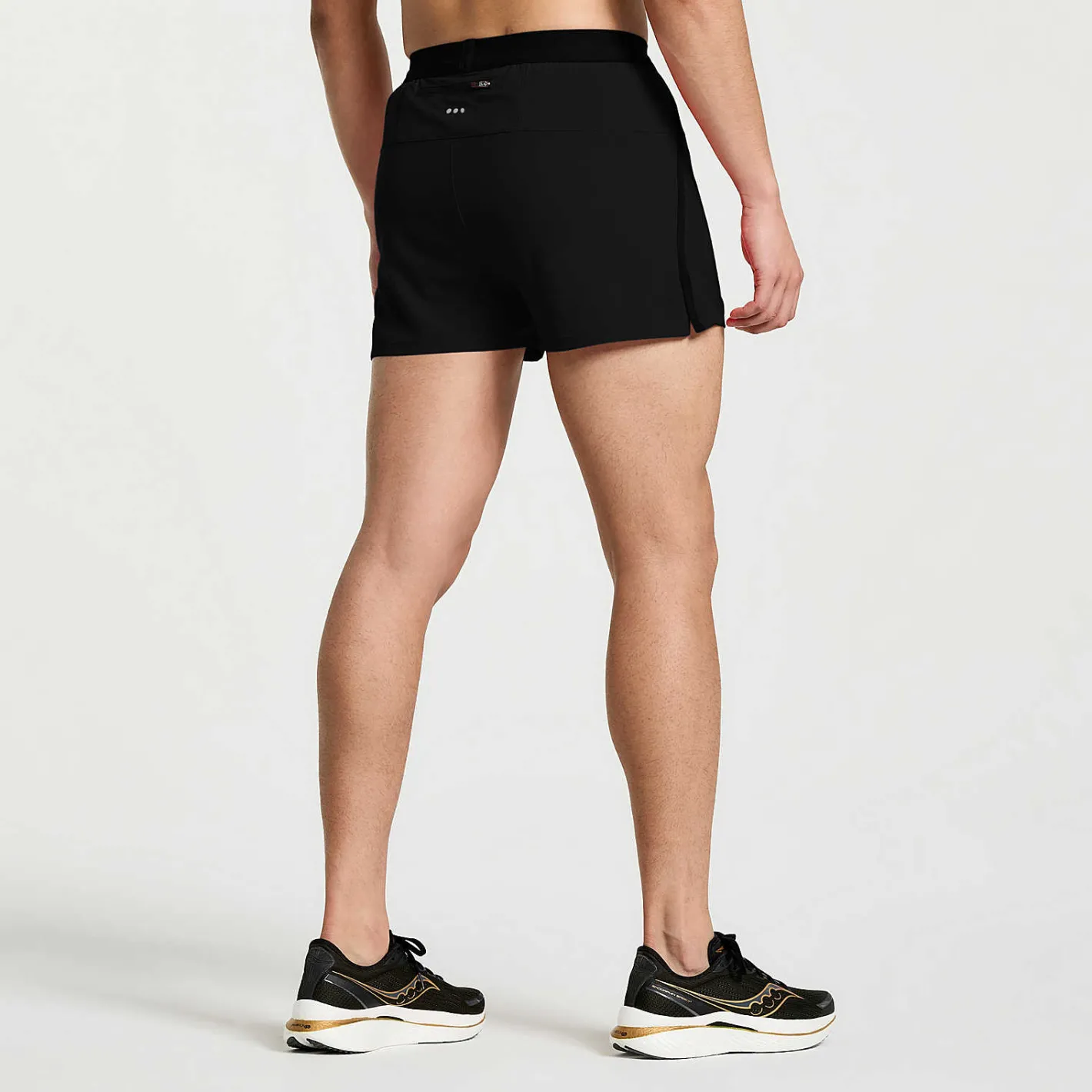 Saucony Outpace 3\" Short< Bottoms