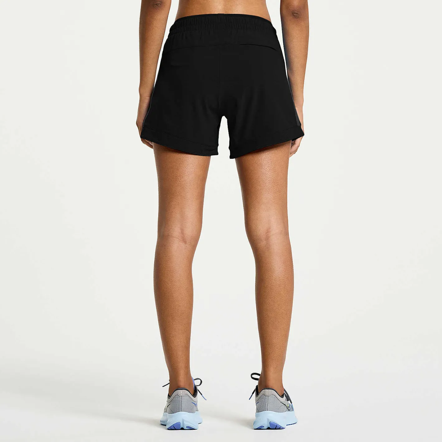 Saucony Outpace 5\" Short<Women Bottoms