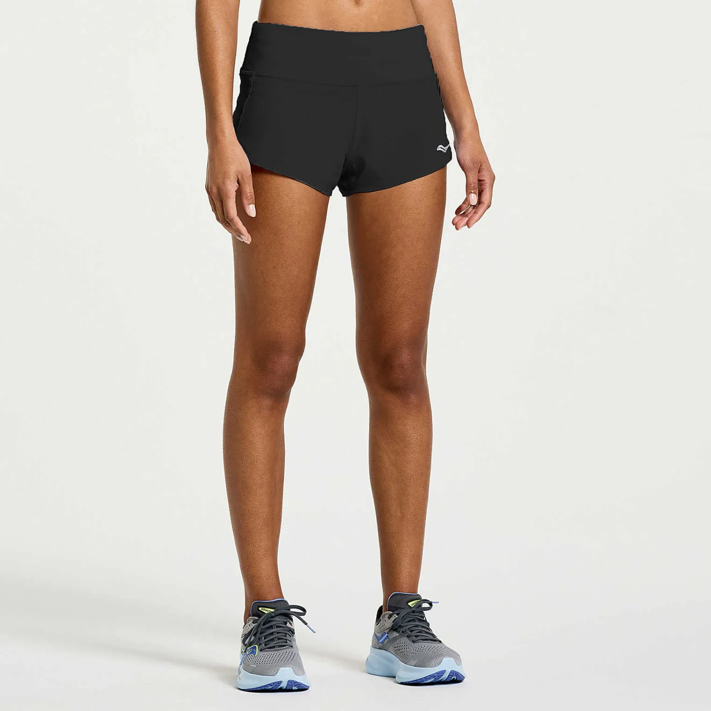 Saucony Outpace 2.5\" Split Short<Women Bottoms