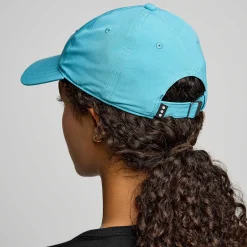 Saucony Outpace Petite Hat< Accessories