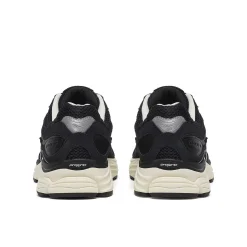 Saucony ProGrid Omni 9 Premium< Lifestyle